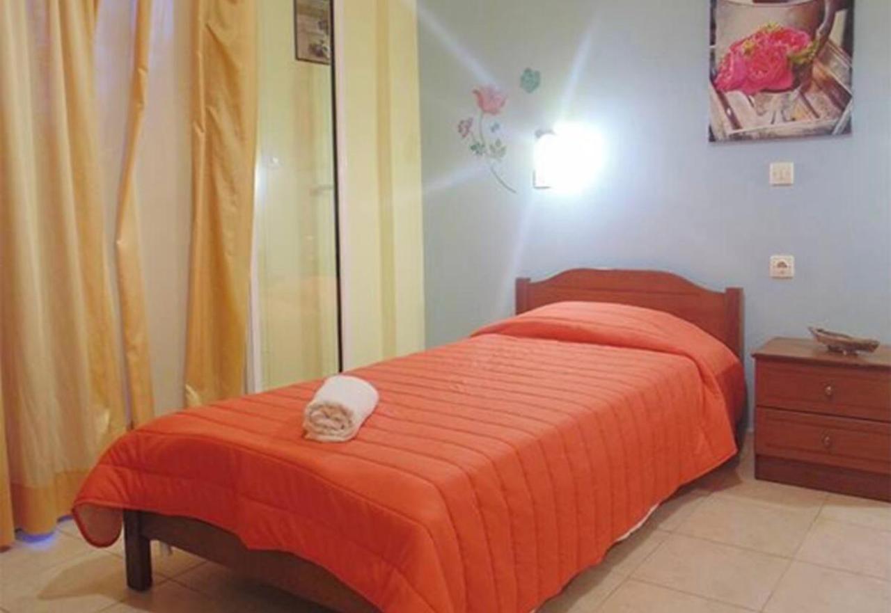 Stefanias Appartments Ágios Matthaíos المظهر الخارجي الصورة