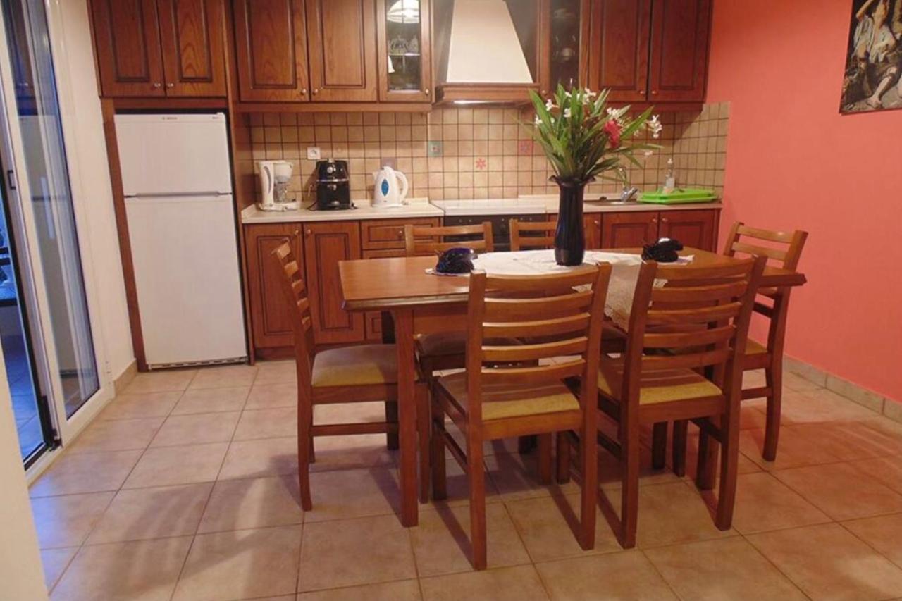 Stefanias Appartments Ágios Matthaíos المظهر الخارجي الصورة