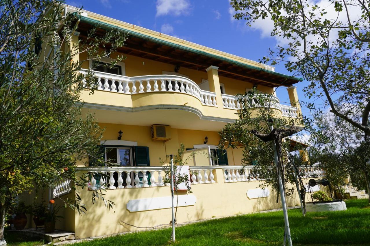 Stefanias Appartments Ágios Matthaíos المظهر الخارجي الصورة